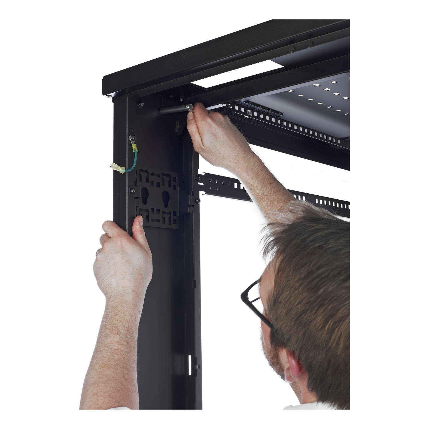 APC NetShelter SV, Server Rack Enclosure, 42U, 600W x 1060 D mm, with Sides, Black, Single Rack Unassembled View 29