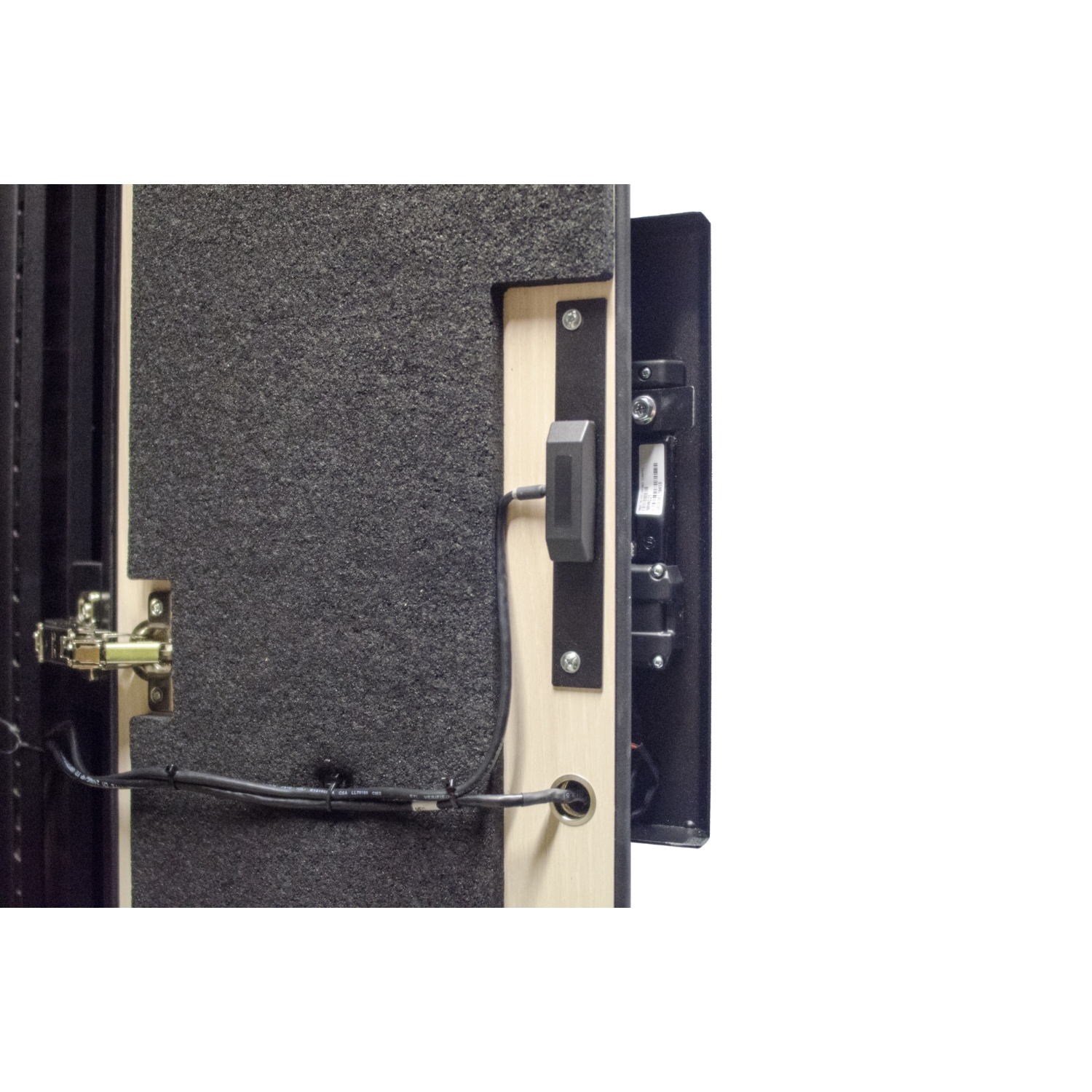 APC NetShelter CX, High security handle adaptor Kit, for door mounting, Black, 300H x 69W x 35D mm Back View