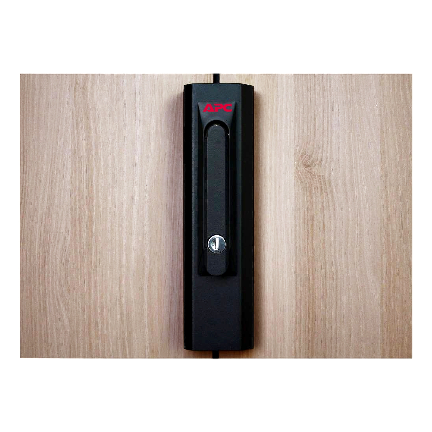 APC NetShelter CX, High security handle adaptor Kit, for door mounting, Black, 300H x 69W x 35D mm View 4