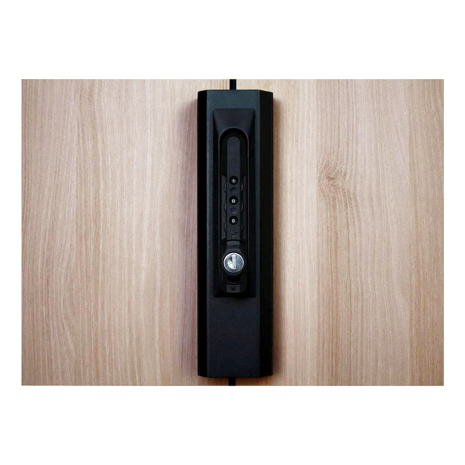 APC NetShelter CX, High security handle adaptor Kit, for door mounting, Black, 300H x 69W x 35D mm View 5