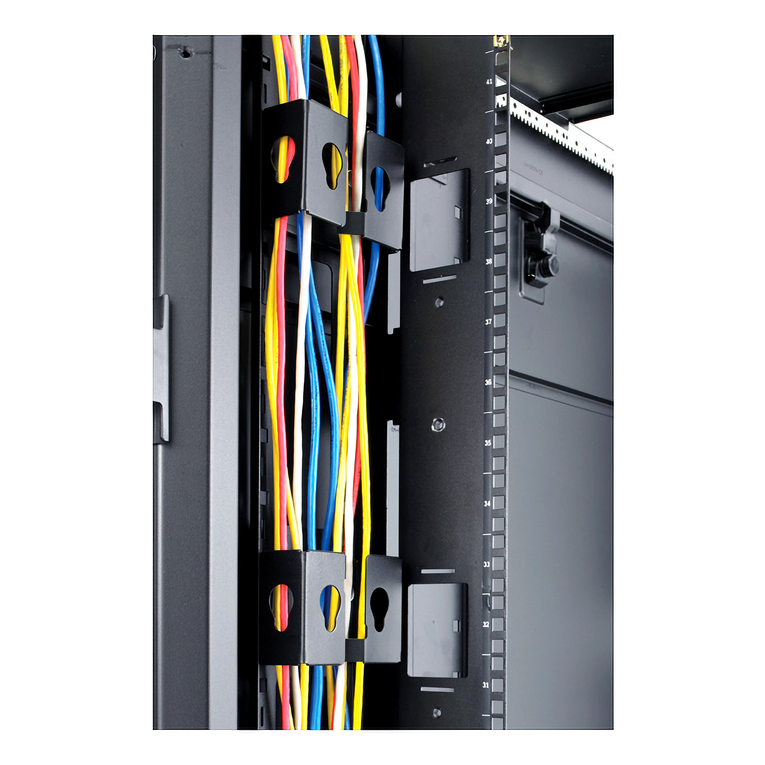 APC NetShelter Cable Management, Vertical Cable Manager, Containment Brackets, for NetShelter SX, SV, and VX Racks, 80 x 112 x 45 mm Hardware Detail