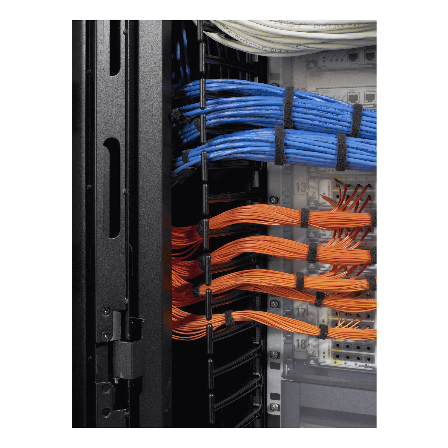 APC NetShelter Cable Management, Vertical Cable Manager, for NetShelter SX Networking Enclosure, Set of 4, 25 x 1778 x 163 mm View 5