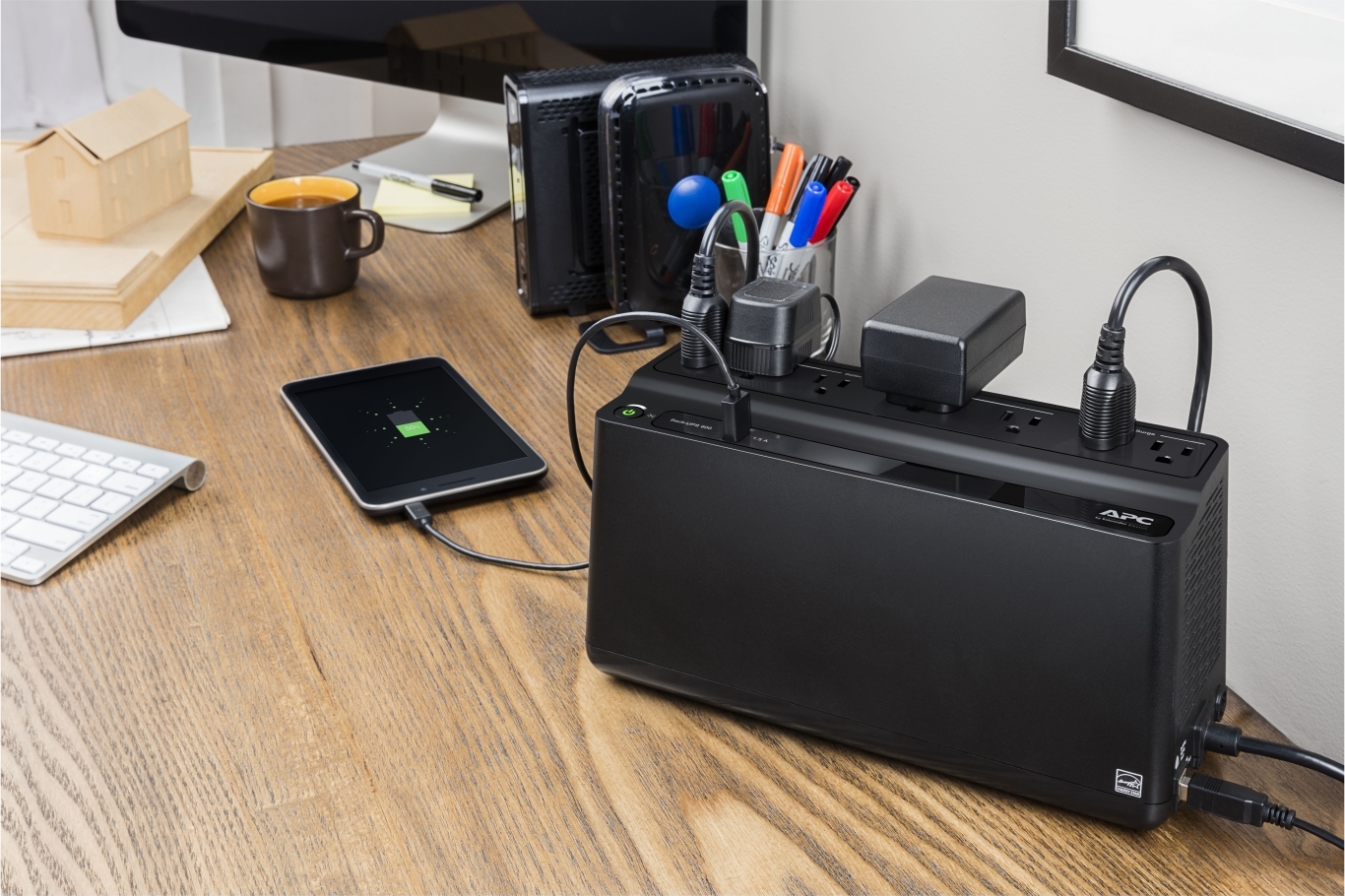 APC Back-UPS 600VA, 120V, 1 USB charging port, 7 NEMA outlets (2 surge) Back View