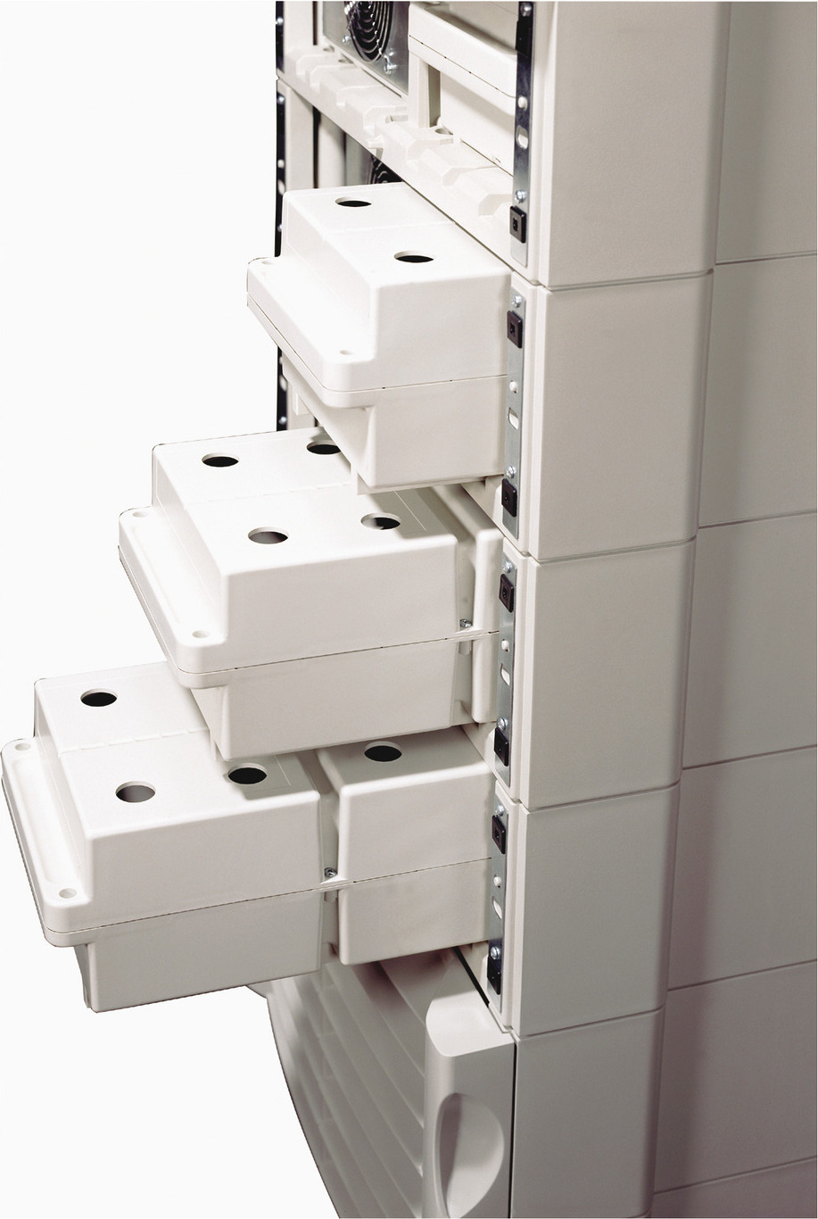 APC Symmetra 4-16kVA Battery Module View 6