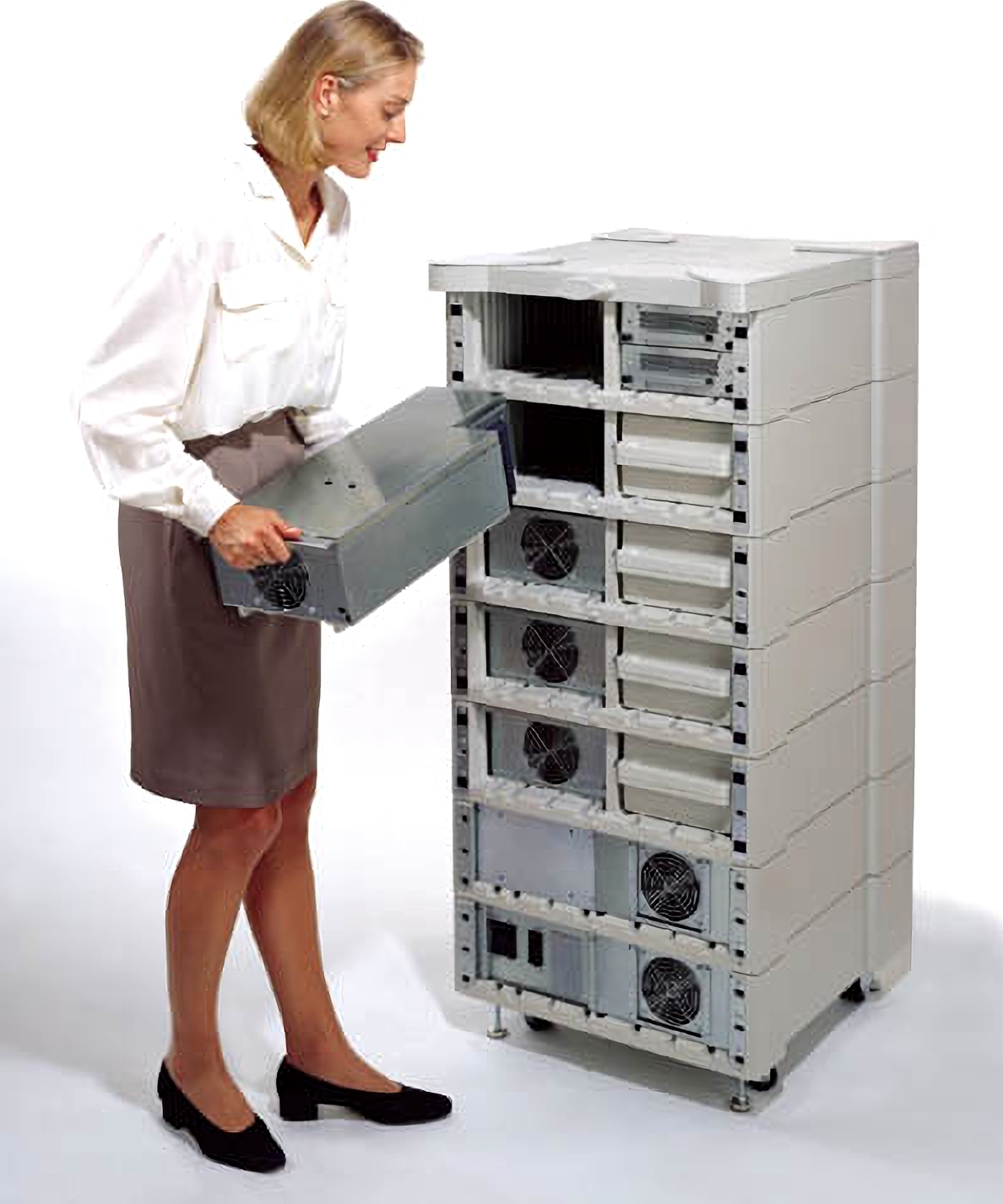 APC Symmetra 4-16kVA Power Module (4kVA) Front View