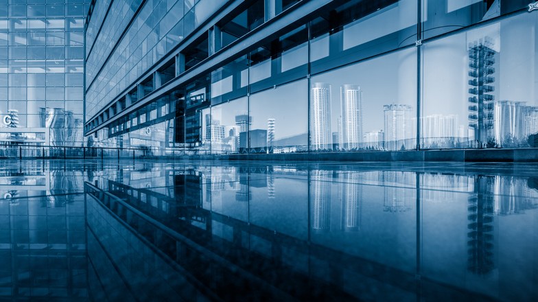 Mizuho Bank private cloud modernization case study