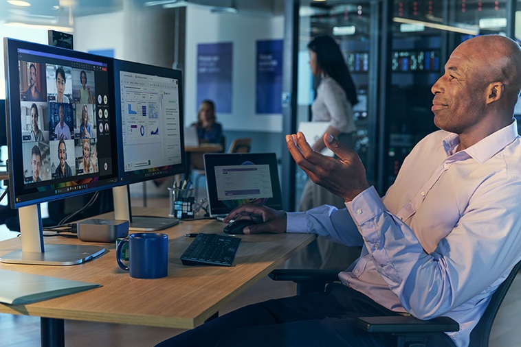 HP EliteBook 8 Flip G1i 13 &mdash; collaboration through NPU