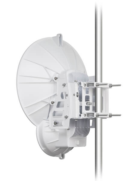 airFiber AF24 on pole mount
